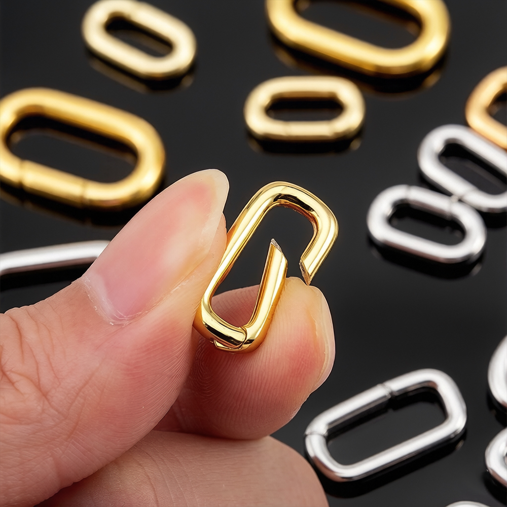 Jewelry Making Brass - ตัวล็อกสร้อยคอแบบคาราบิเนอร์รูปวงรีชุบทอง 18K จำนวน 2 ชิ้น พร้อมห่วงสปริงสำหรับตกแต่งมุก