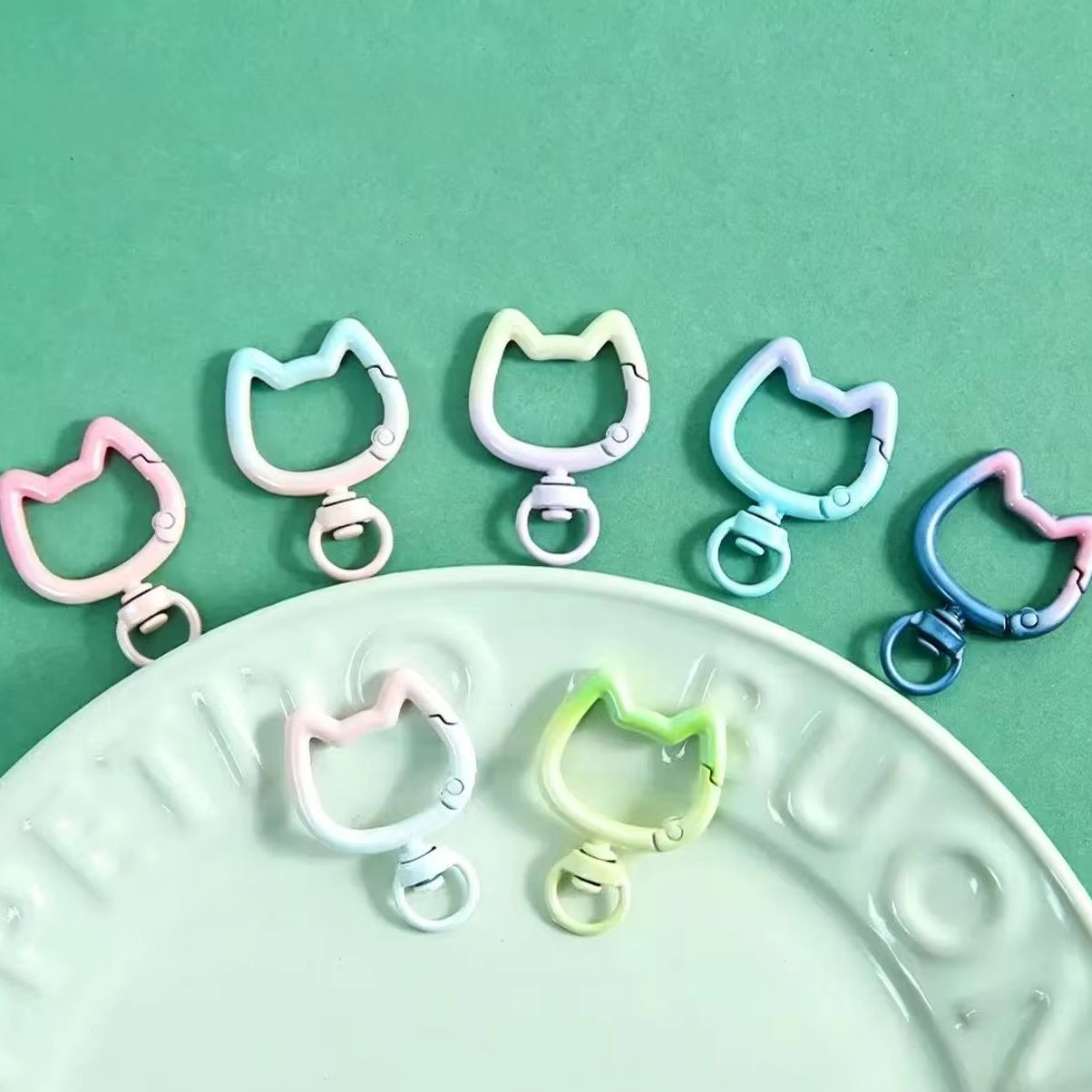 พวงกุญแจรูปแมวน่ารักแบบไล่สี 5 - Jewelry Making Metal Supplies บทวิจารณ์และราคา